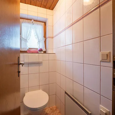 - Julitta Oberhollenzer Apartment *