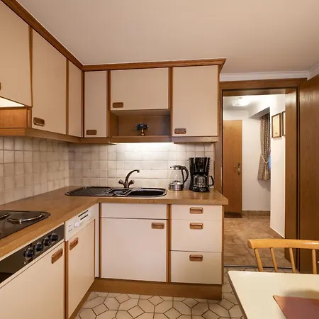 - Julitta Oberhollenzer Apartment