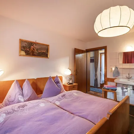 - Julitta Oberhollenzer Apartment